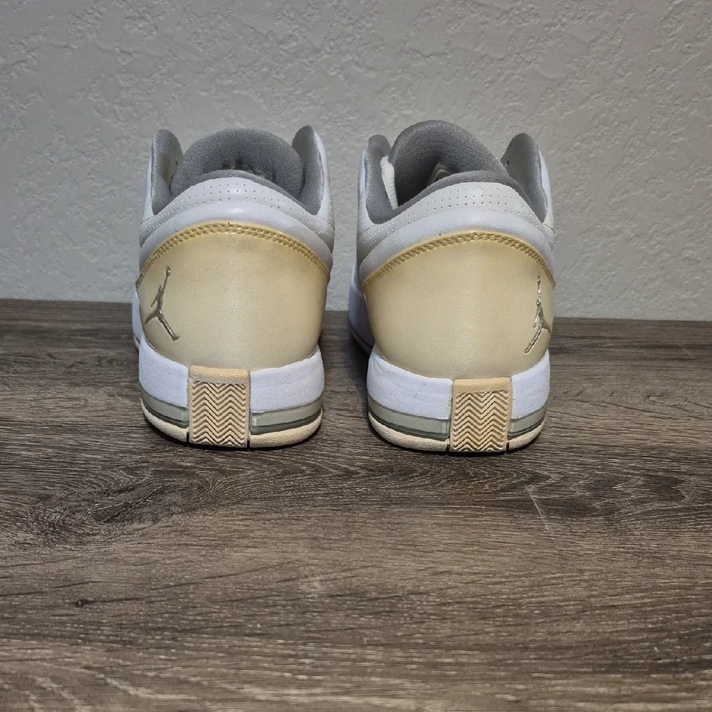 Jordan Men's TE²  Sneakers